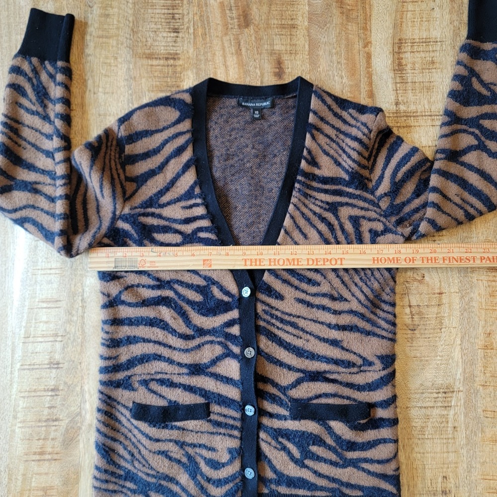 Banana Republic Zebra Animal Print Black Brown Cardigan Sweater V Neck Size XS - Picture 10 of 12